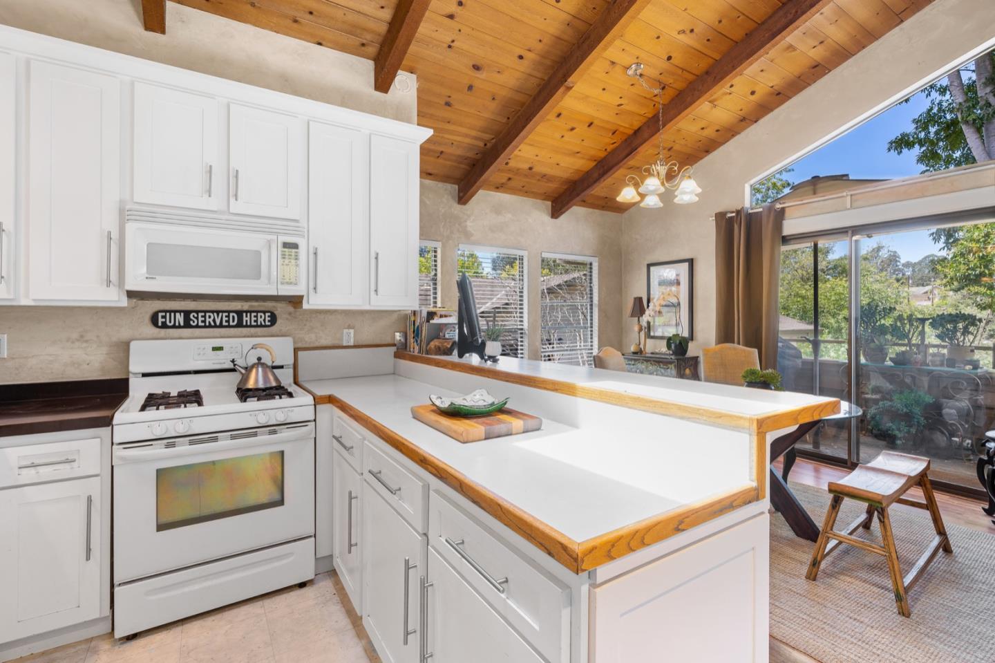 6107 Abbey Road Aptos, CA 95003 - Photo 7 of 21 Gallery Image 7