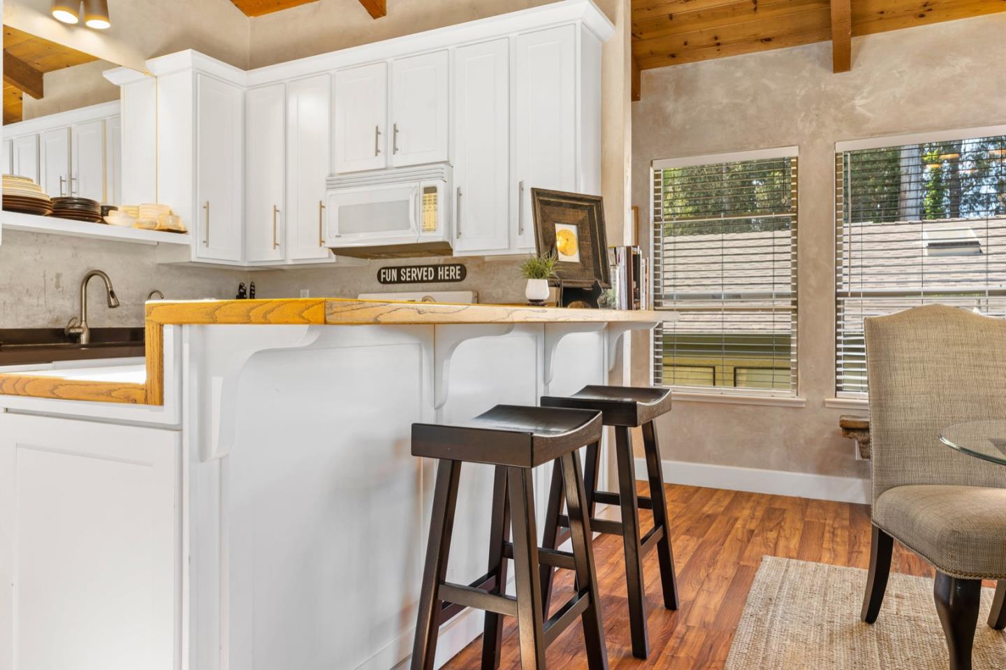 6107 Abbey Road Aptos, CA 95003 - Photo 8 of 21 Gallery Image 8