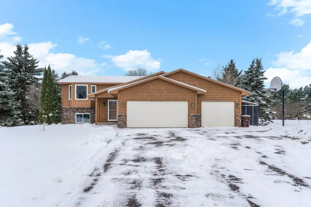 $369,900 | 832 Meander Road, Hanover, MN 55341