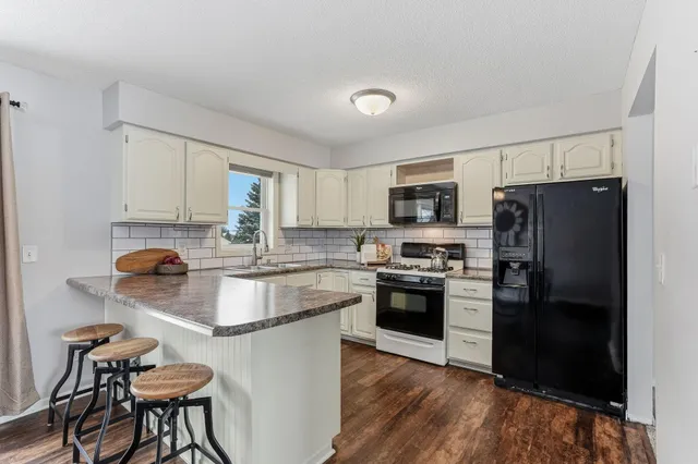 $369,900 | 832 Meander Road, Hanover, MN 55341