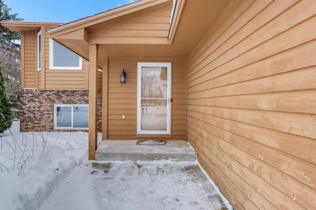 $369,900 | 832 Meander Road, Hanover, MN 55341