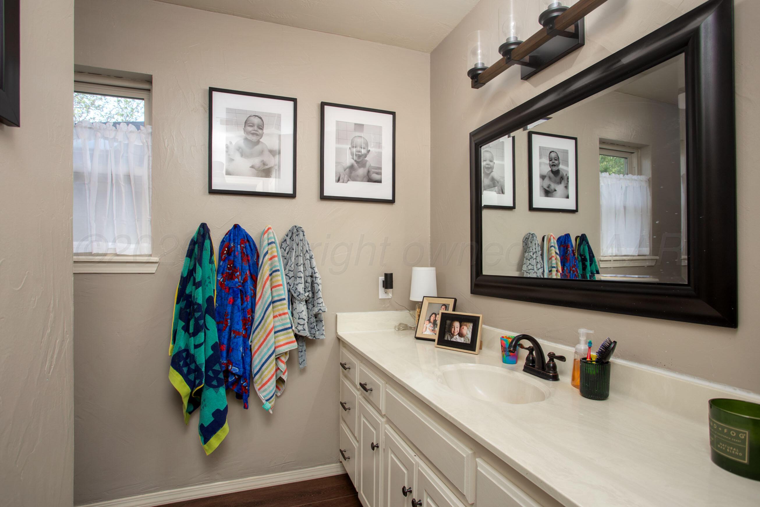 6402 Drexel Road Amarillo, TX 79109 - Photo 22 of 28 Bathroom 2