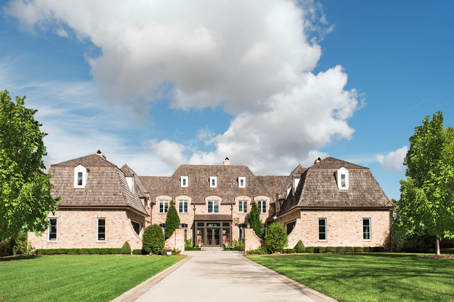 a front view of house with yard