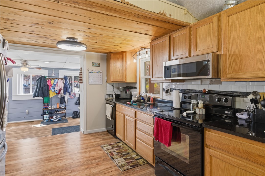 48 Overlea Road North Smithfield, RI 02896 - Photo 7 of 38