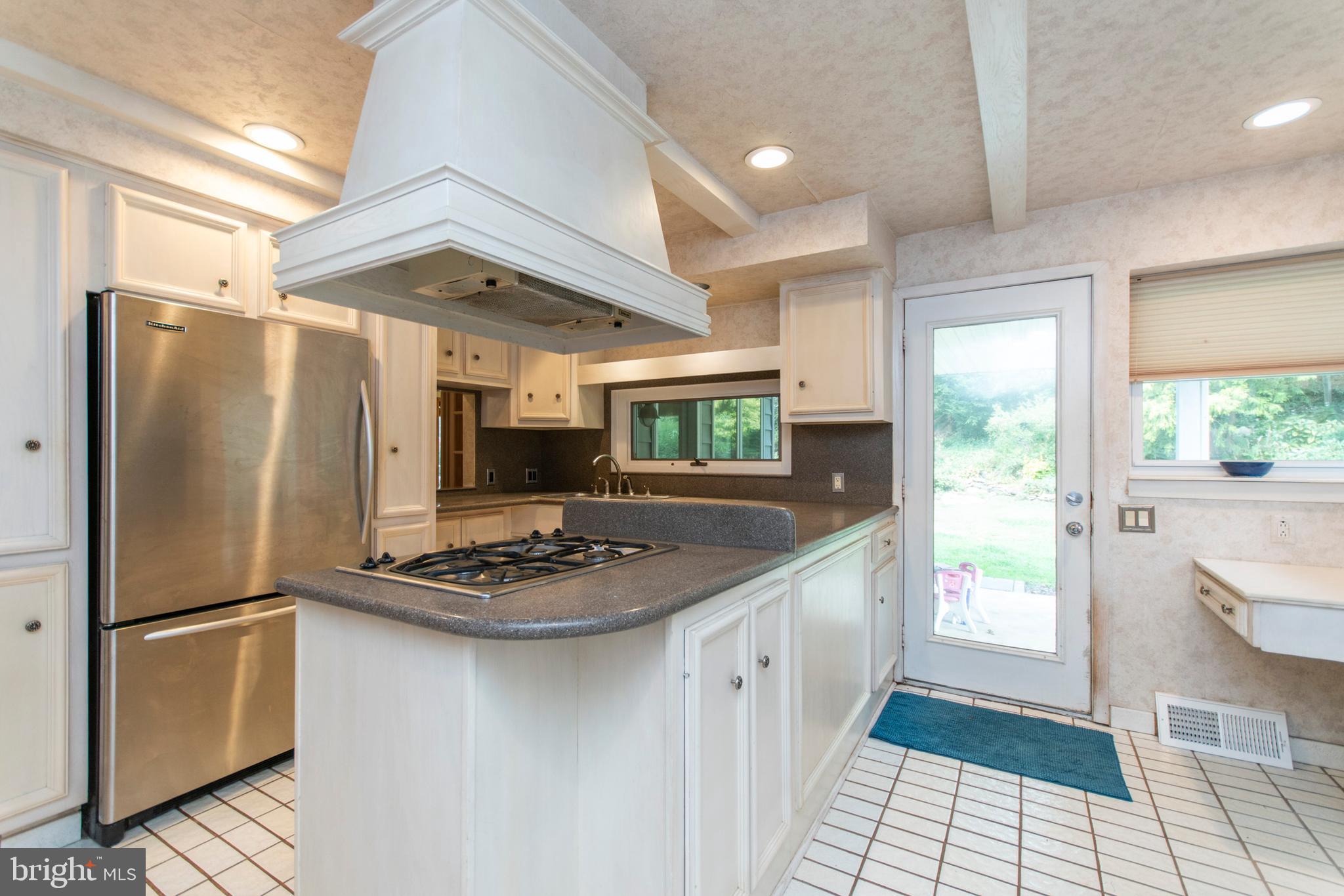 1069 Sparrow Road Jenkintown, PA 19046 - Photo 13 of 32 Gallery Image 13
