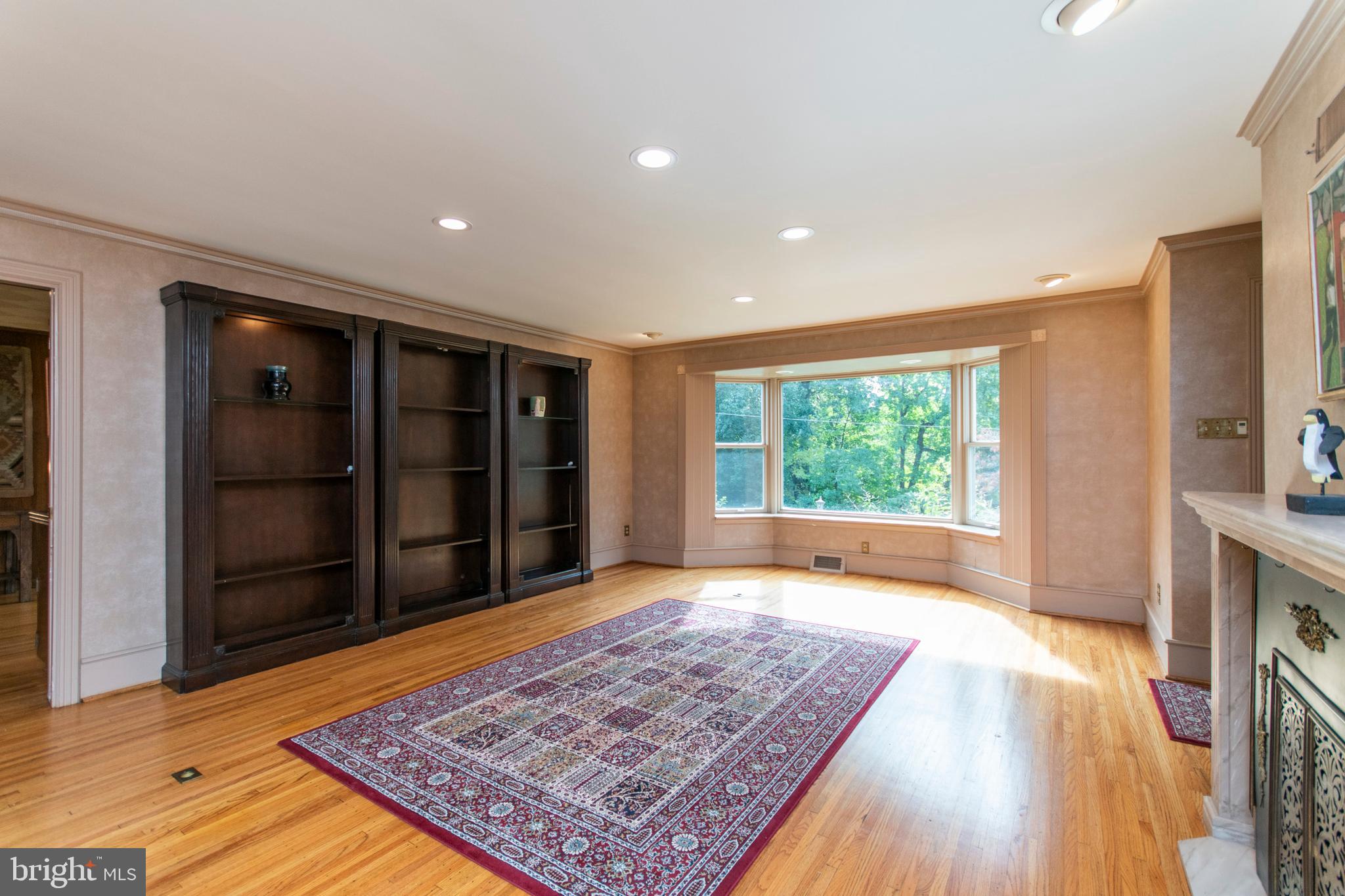 1069 Sparrow Road Jenkintown, PA 19046 - Photo 4 of 32 Gallery Image 4