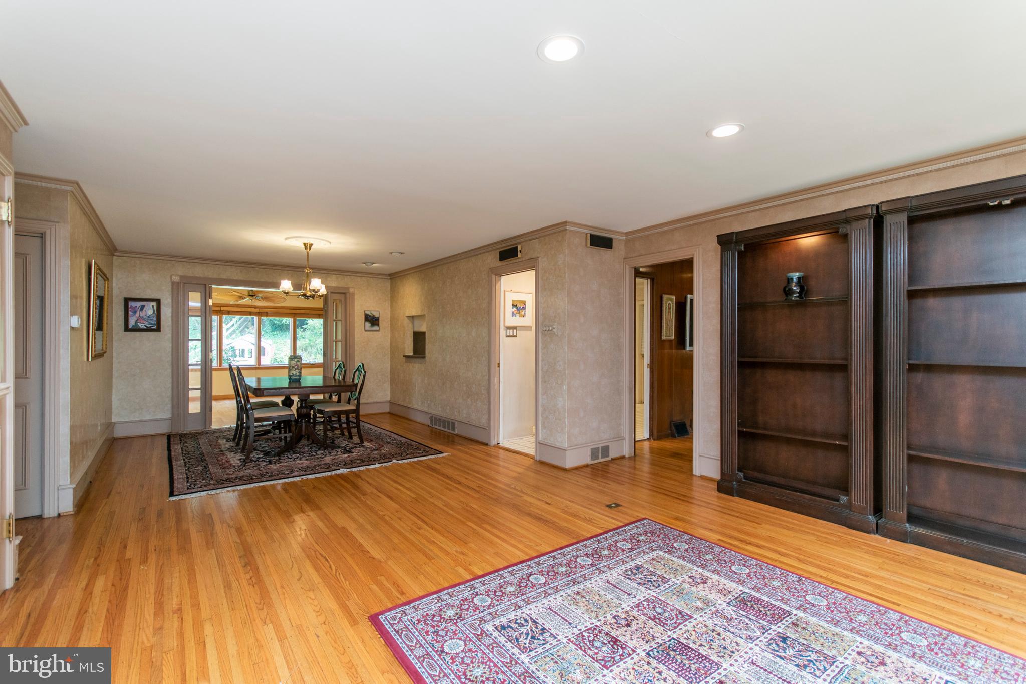 1069 Sparrow Road Jenkintown, PA 19046 - Photo 6 of 32 Gallery Image 6