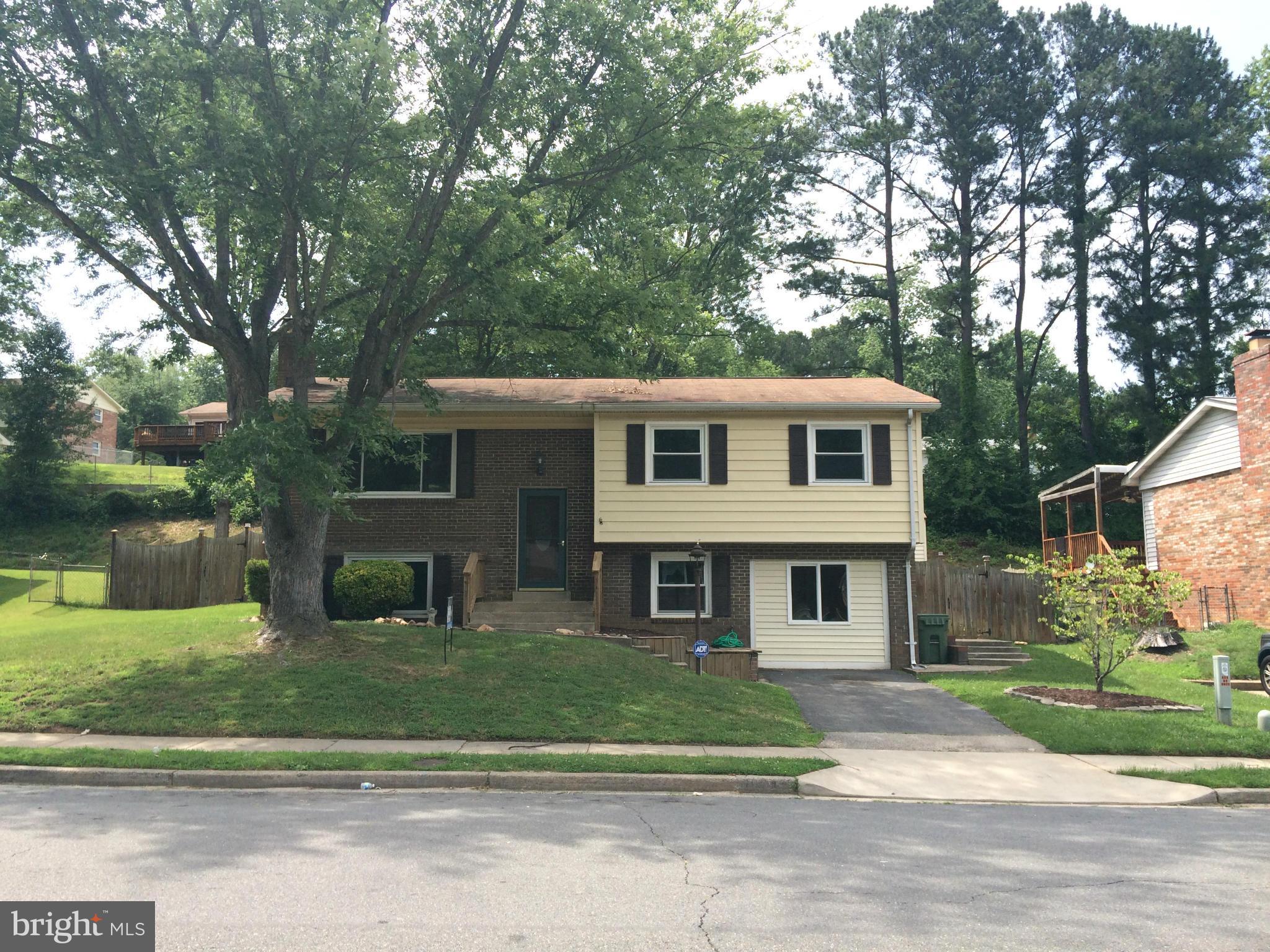 13624 Kingsman Road Woodbridge, VA 22193 - Photo 2 of 21 Exterior (Front)