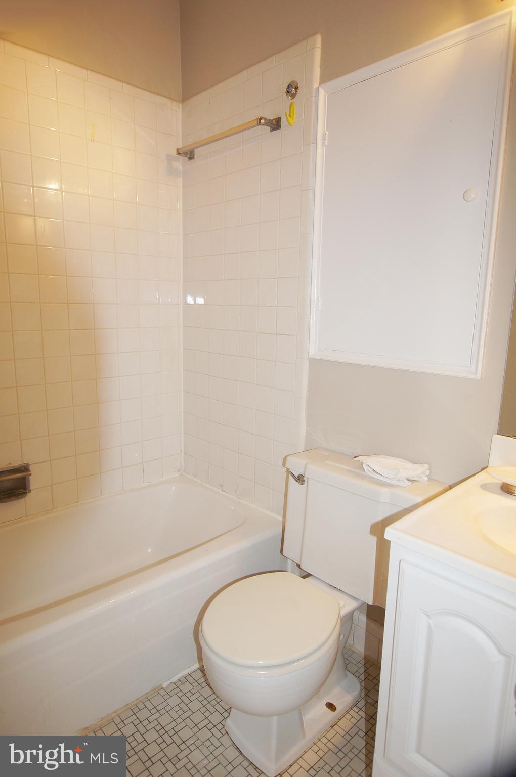 639 E Street Southeast Washington, DC 20003 - Photo 18 of 33