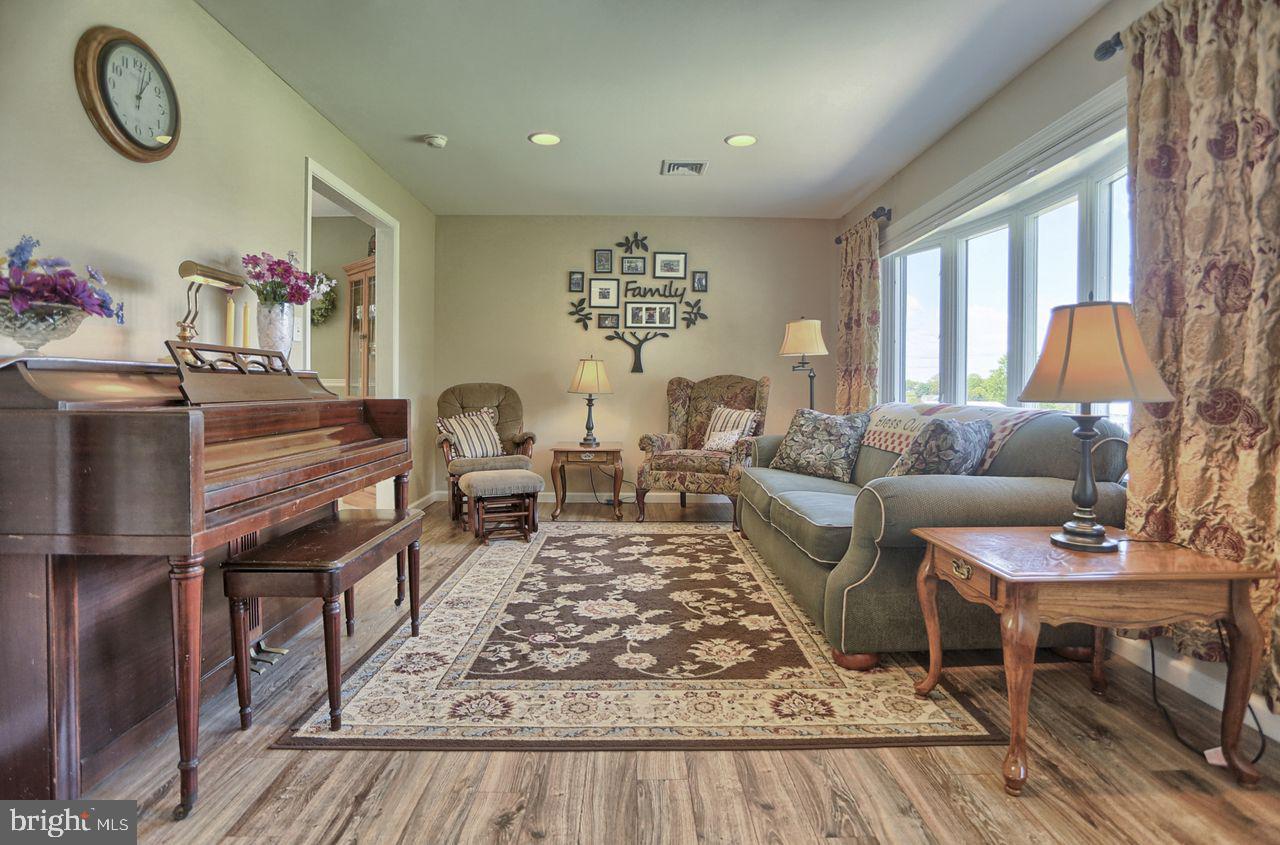 1367 Zimmerman Road Carlisle, PA 17015 - Photo 11 of 44 Gallery Image 11