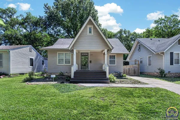 $160,000 | 1220 Southwest Webster Avenue, Topeka, KS 66604