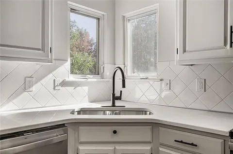 $429,000 | 16203 West 157th Terrace, Olathe, KS 66062