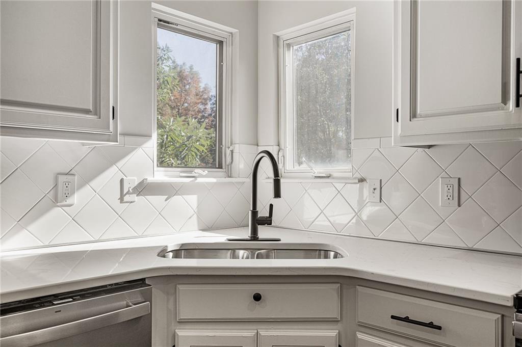 16203 West 157th Terrace Olathe, KS 66062 - Photo 13 of 45