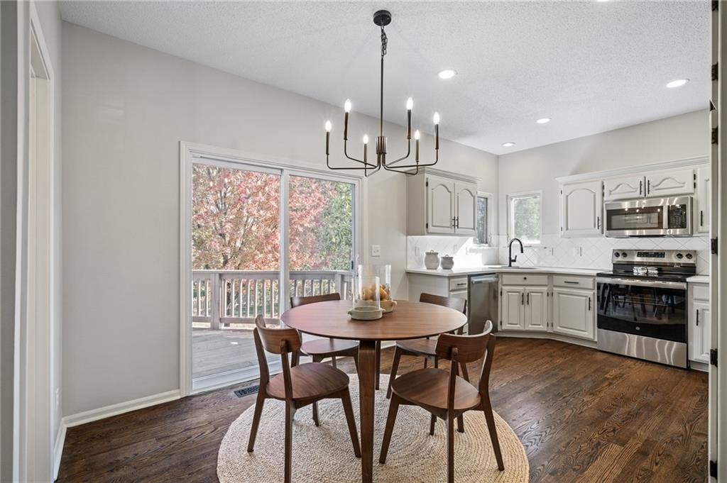 16203 West 157th Terrace Olathe, KS 66062 - Photo 9 of 45