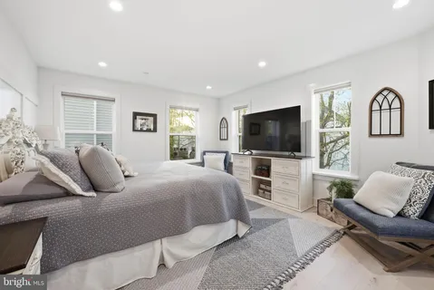 $1,215,000 | 1422 Howard Road, Annapolis, MD 21403