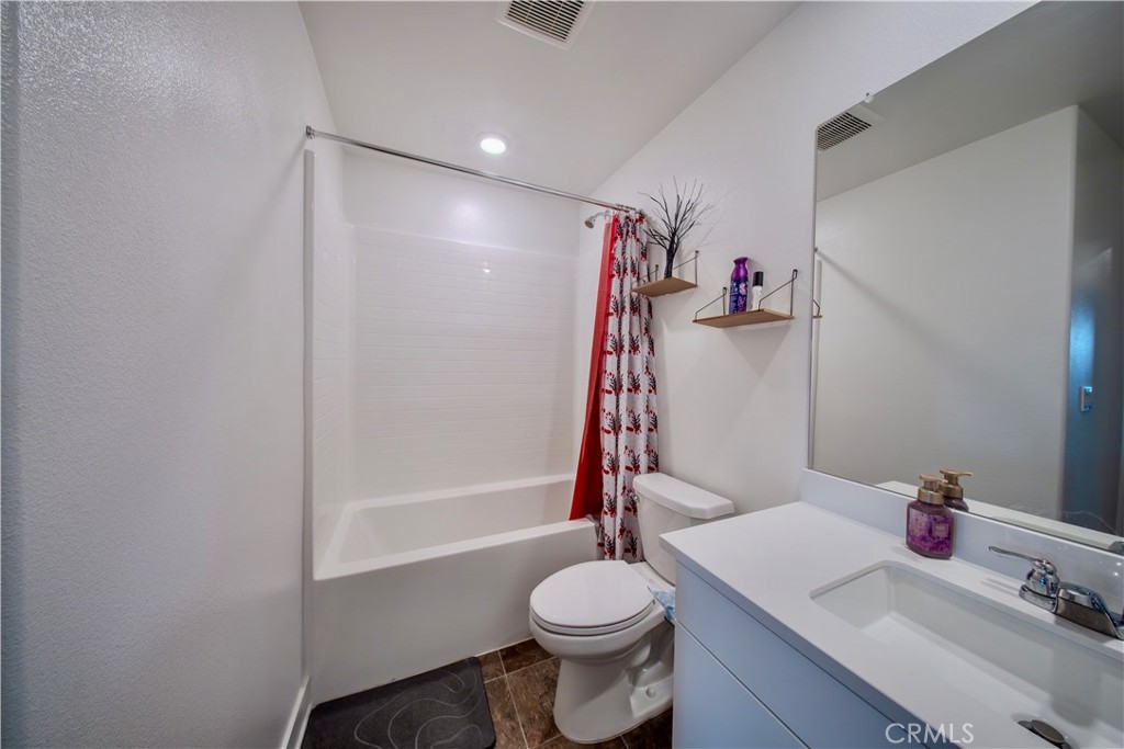 364 Castaic Way Rialto, CA 92377 - Photo 42 of 73