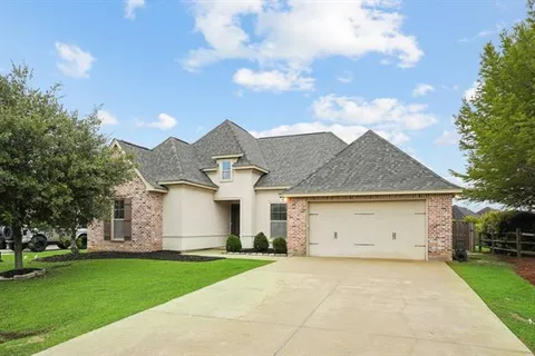 $455,000 | 1004 Cypress Crossing Drive, Madisonville, LA 70447