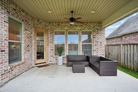 $455,000 | 1004 Cypress Crossing Drive, Madisonville, LA 70447