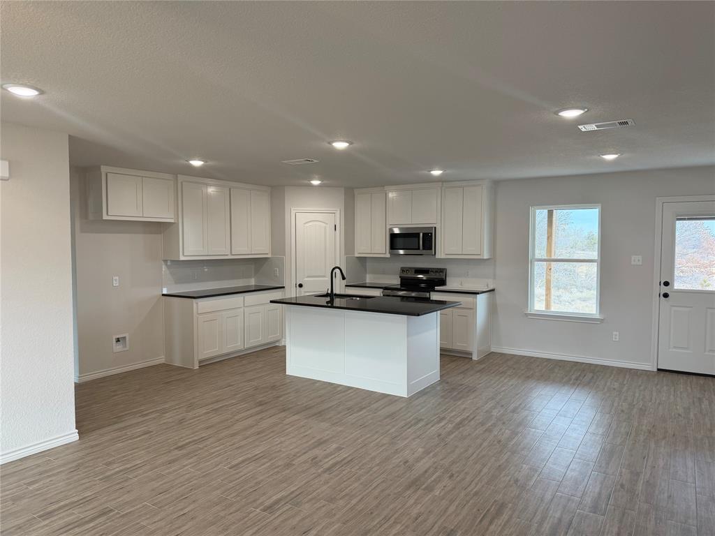 6008 Piper Anne Street Azle, TX 76020 - Photo 2 of 8