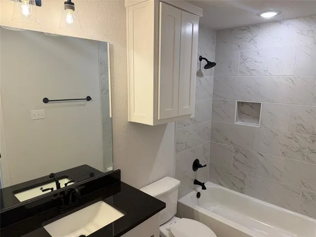 $325,500 | 6008 Piper Anne Street, Azle, TX 76020