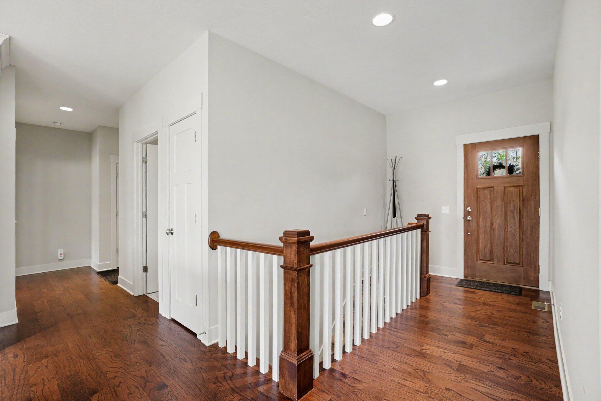 4001 Fox Woods Road St. Joseph, MI 49085 - Photo 4 of 42 013_file_9284