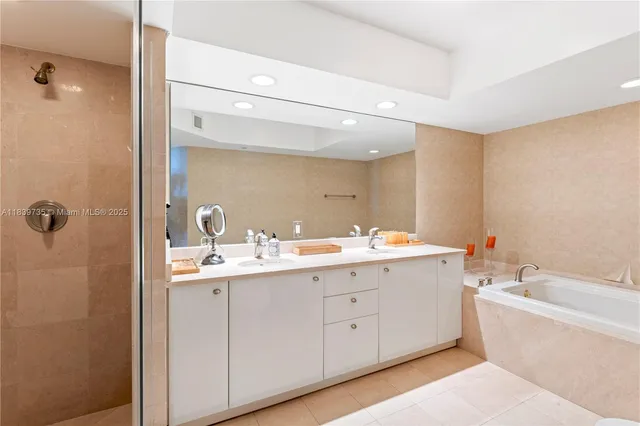 $5,900 | 16500 Collins Avenue, Unit 653, Sunny Isles Beach, FL 33160