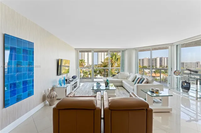 $5,900 | 16500 Collins Avenue, Unit 653, Sunny Isles Beach, FL 33160