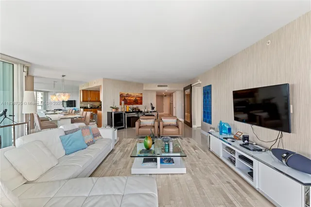 $5,900 | 16500 Collins Avenue, Unit 653, Sunny Isles Beach, FL 33160