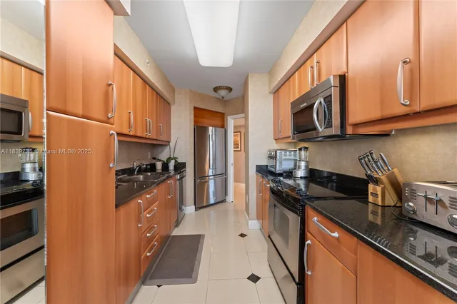 $5,900 | 16500 Collins Avenue, Unit 653, Sunny Isles Beach, FL 33160