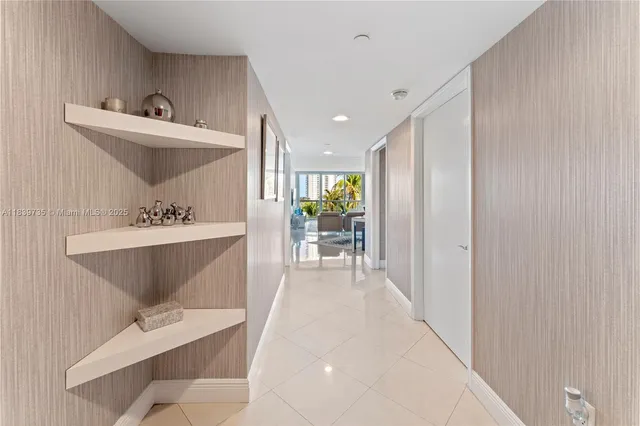 $5,900 | 16500 Collins Avenue, Unit 653, Sunny Isles Beach, FL 33160