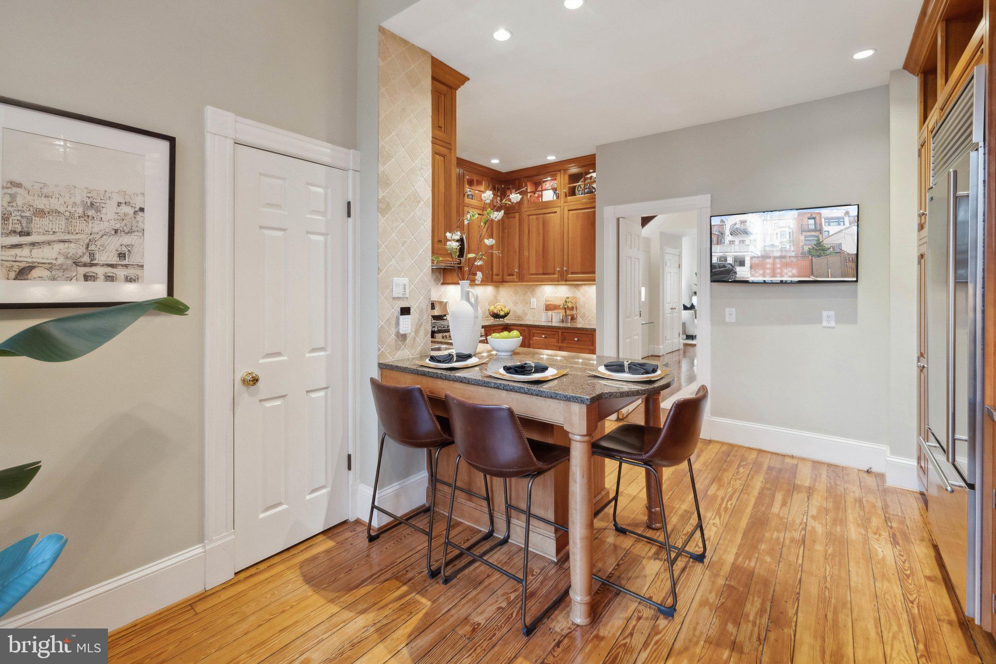 2014 R Street Northwest Washington, DC 20009 - Photo 15 of 47