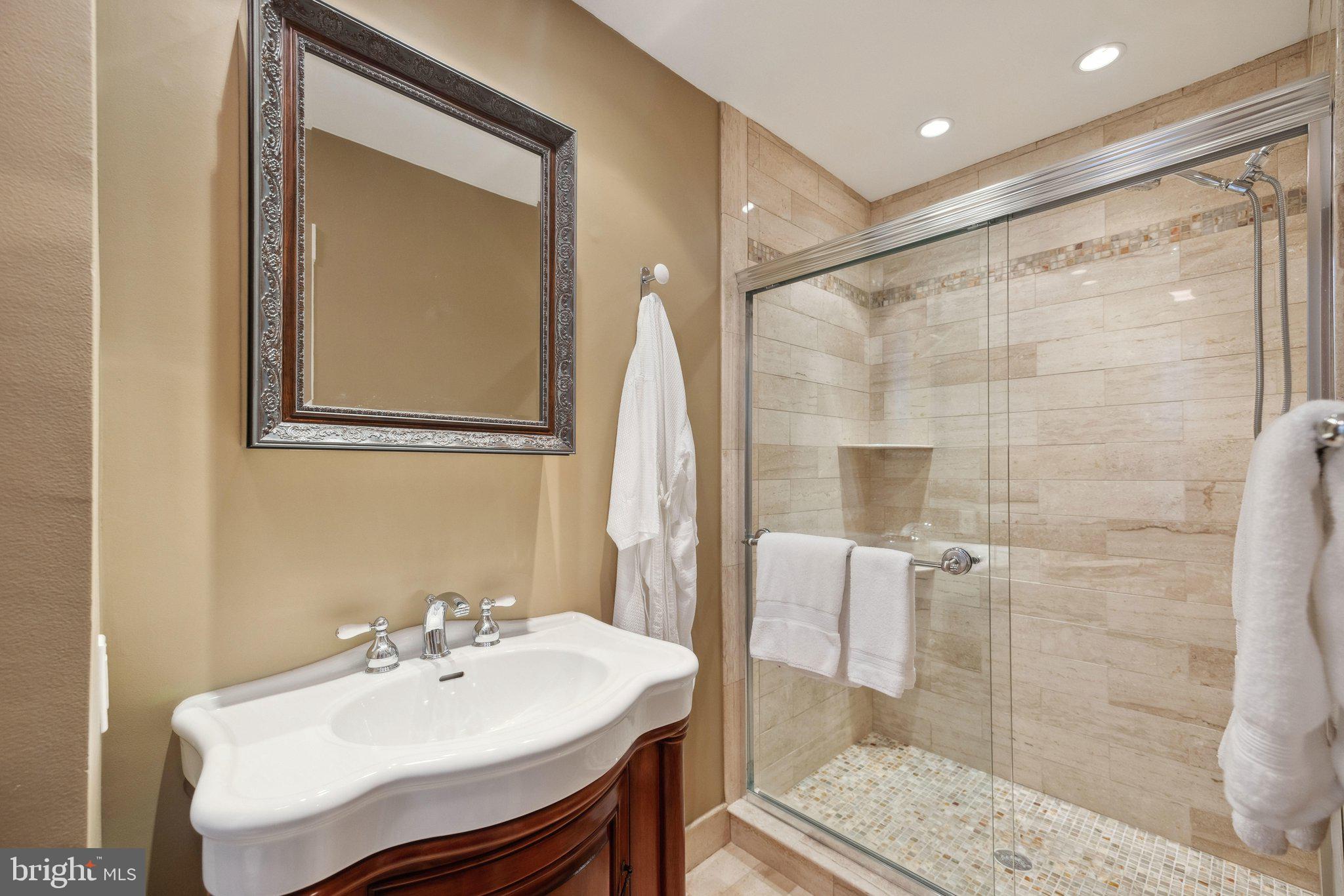 2014 R Street Northwest Washington, DC 20009 - Photo 29 of 47