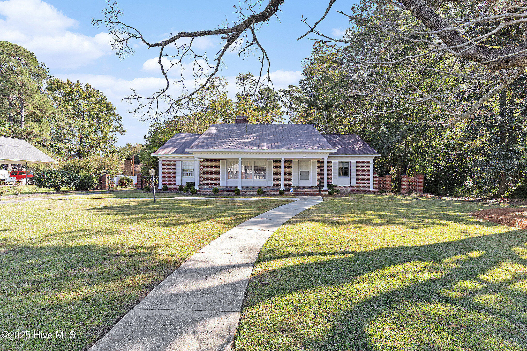 211 Pireway Road Tabor City, NC 28463 - Photo 3 of 46 Front of the House