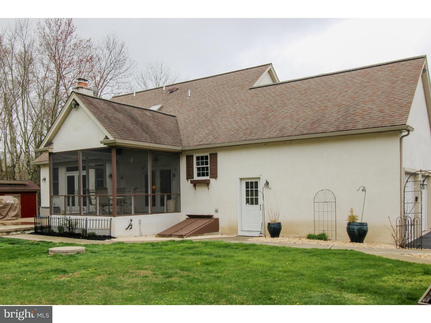 228 Clump Road Green Lane, PA 18054 - Photo 18 of 25 Exterior Back