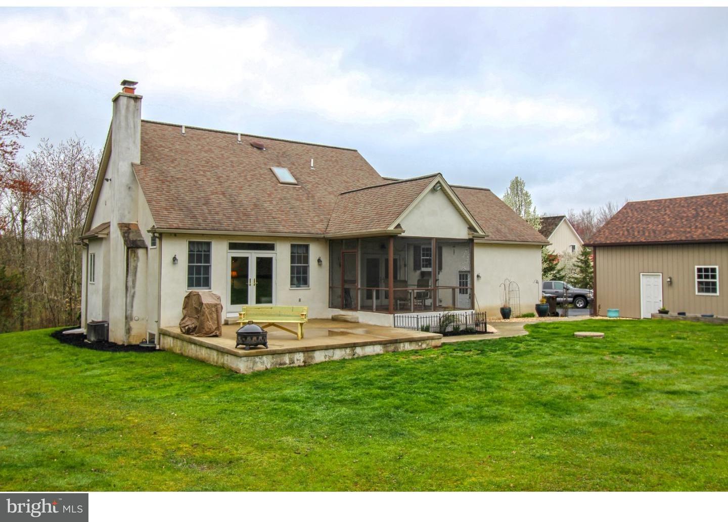 228 Clump Road Green Lane, PA 18054 - Photo 19 of 25 Exterior Back