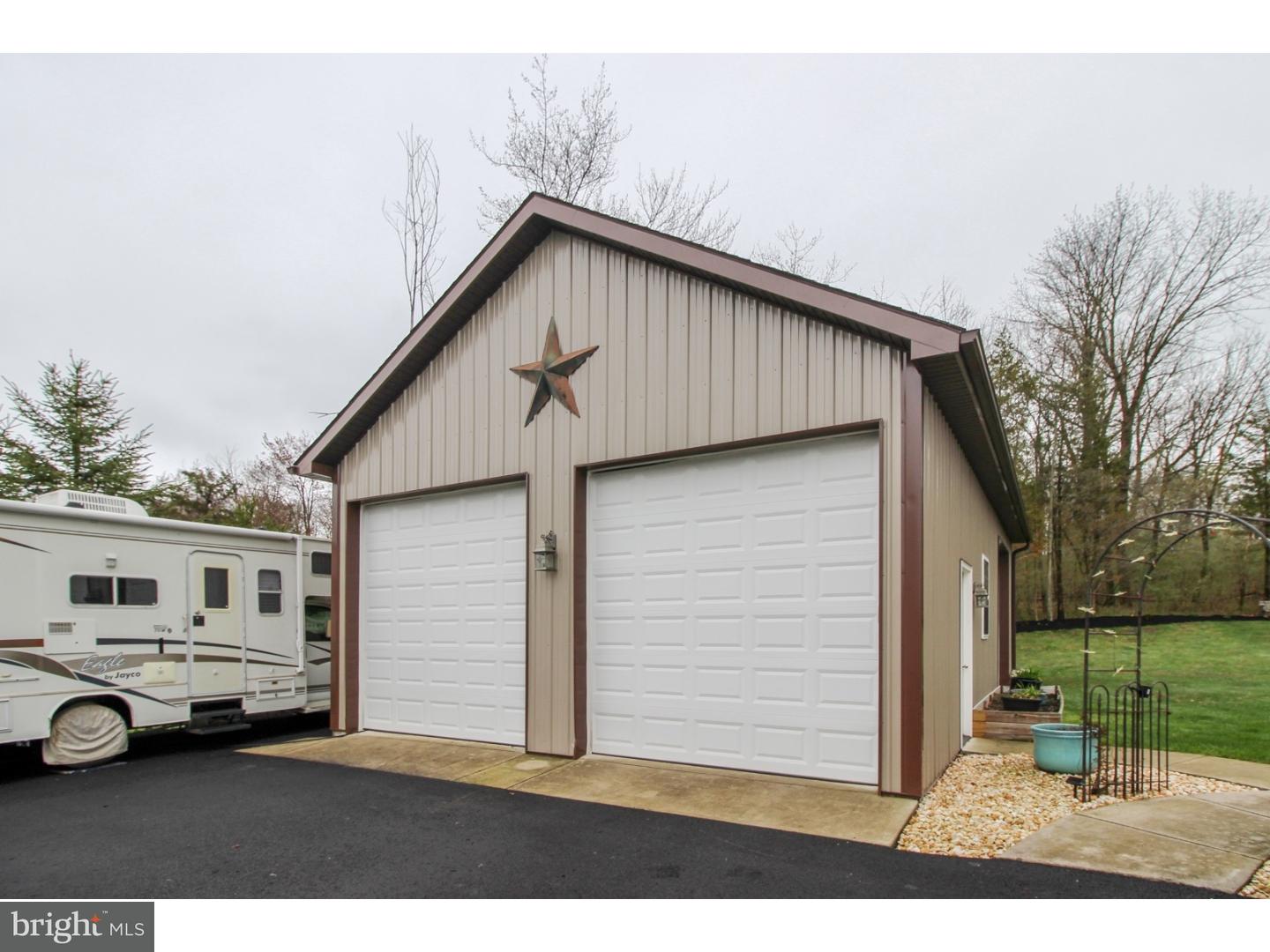 228 Clump Road Green Lane, PA 18054 - Photo 21 of 25 Barn