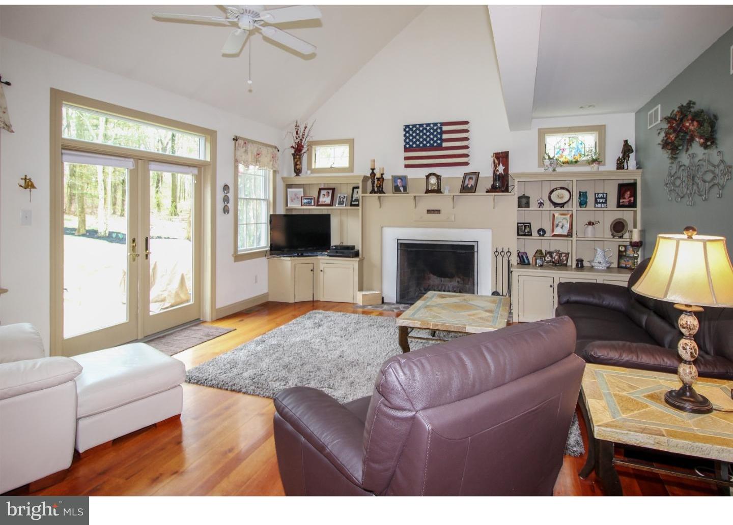 228 Clump Road Green Lane, PA 18054 - Photo 5 of 25 Great Room