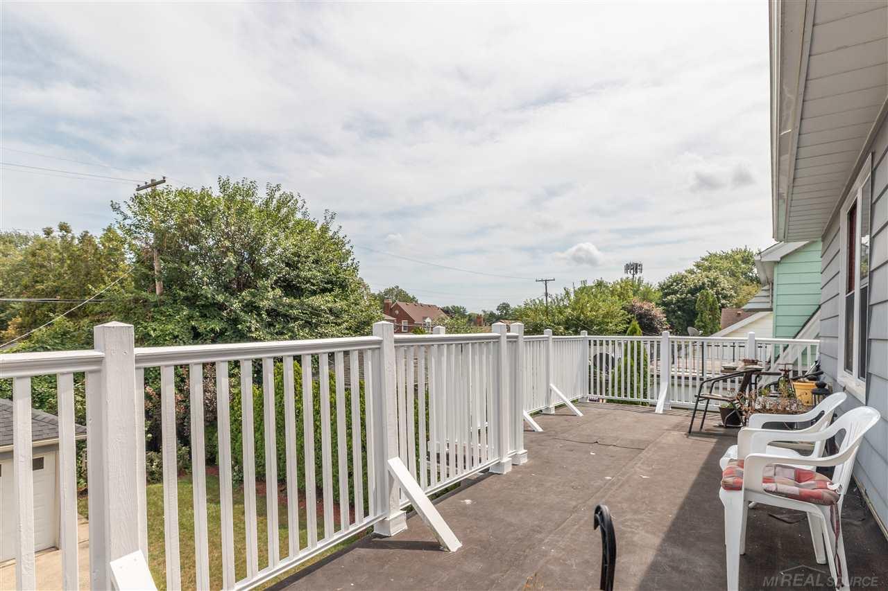 3494 Yorkshire Road Detroit, MI 48224 - Photo 19 of 24 31392031-18.JPG