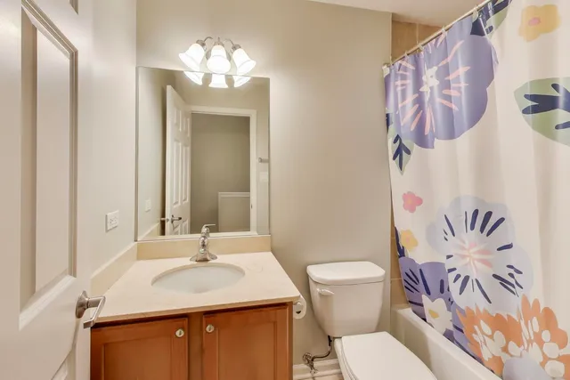 $449,900 | 4926 South Drexel Boulevard, Unit C, Chicago, IL 60615