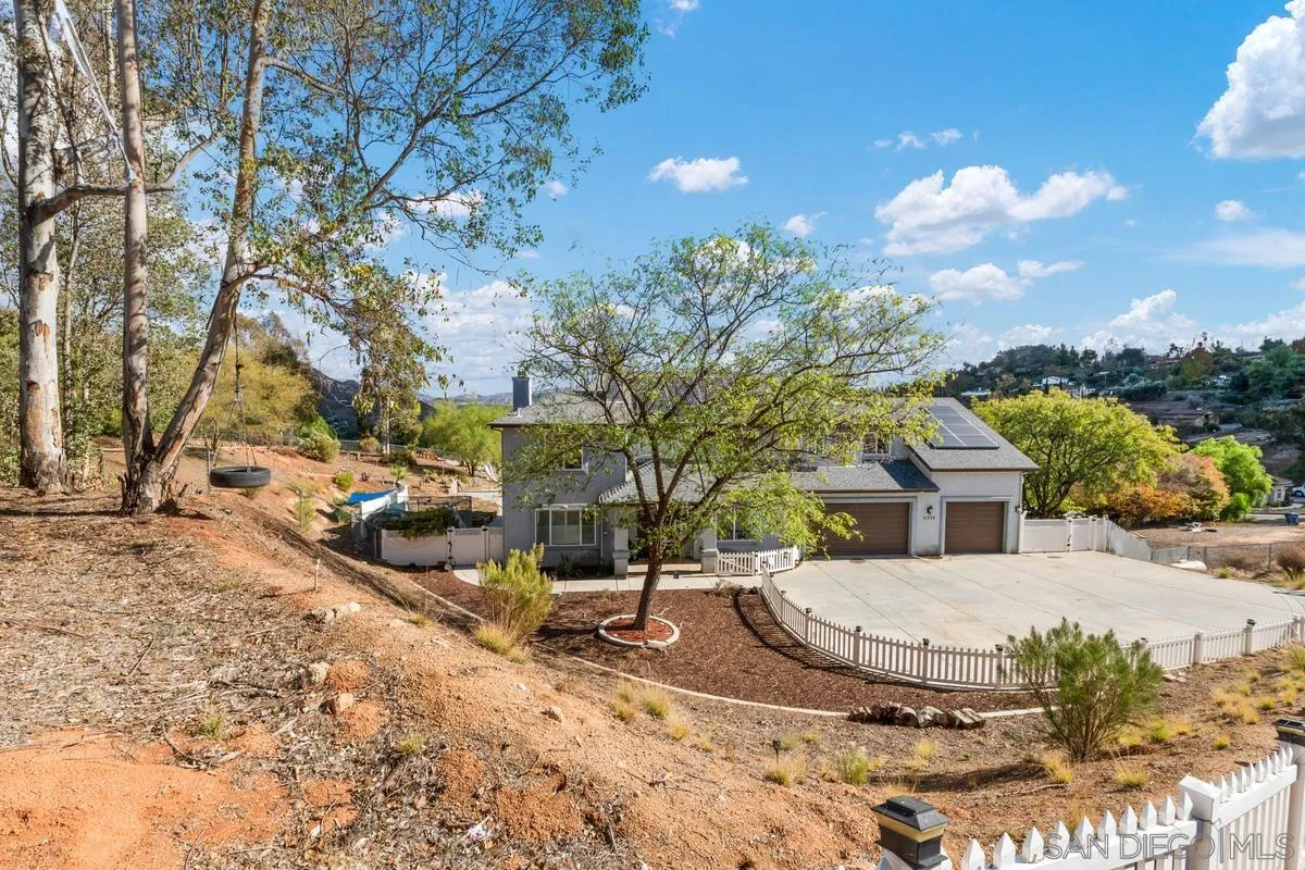 11331-33 Posthill Road Lakeside, CA 92040 - Photo 4 of 40 Gallery Image 4