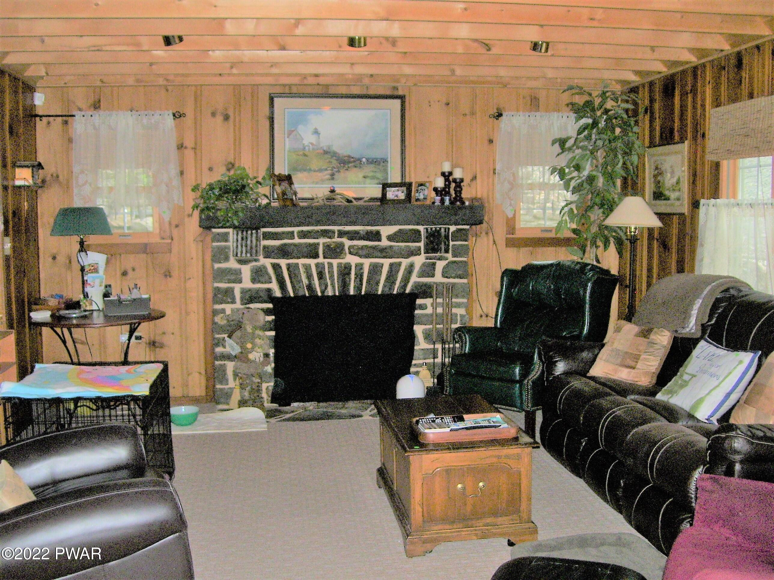 50 Paupack Point Road Hawley, PA 18428 - Photo 14 of 59 Living Room