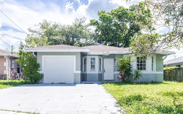 $3,500 | 116 Northwest 6th Avenue, Dania Beach, FL 33004