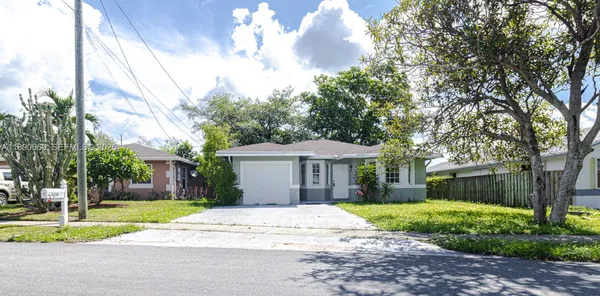 $3,500 | 116 Northwest 6th Avenue, Dania Beach, FL 33004