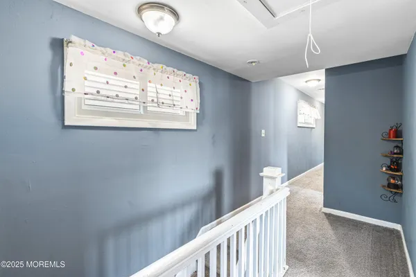 a view of entryway with workspace