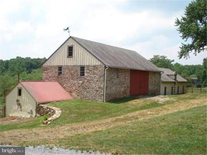 380 North Buck Road Downingtown, PA 19335 - Photo 23 of 24 Barn