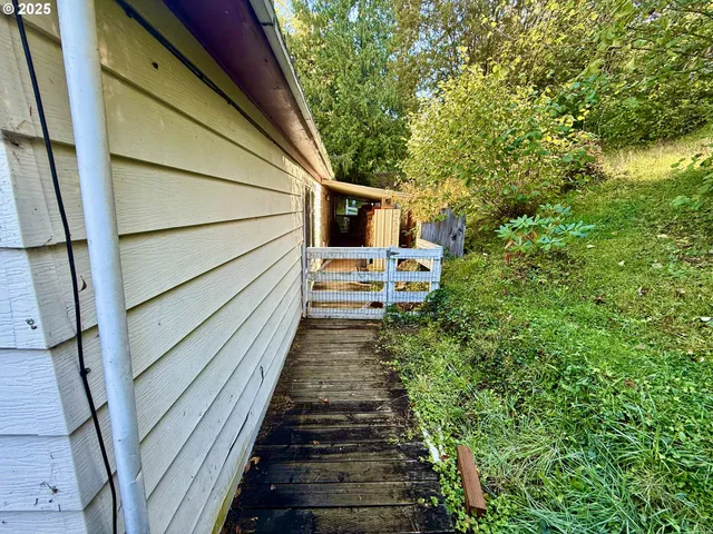 $82,000 | 1938 Maryland Avenue, Myrtle Point, OR 97458