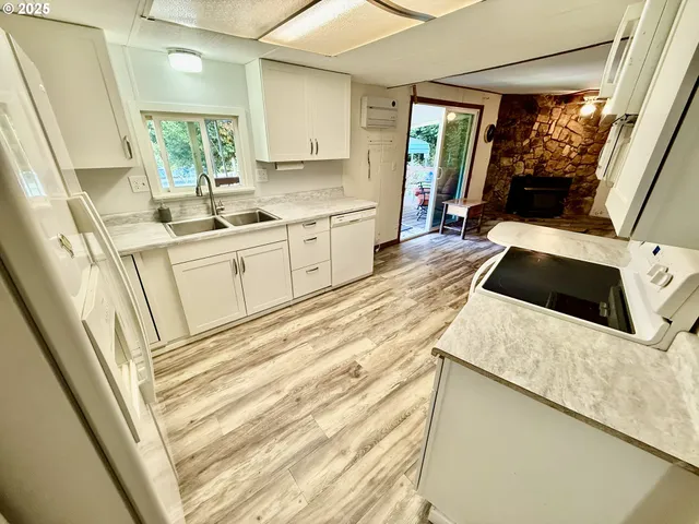 $82,000 | 1938 Maryland Avenue, Myrtle Point, OR 97458