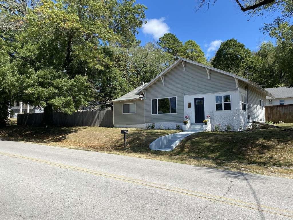 202 Walnut Street Anderson, MO 64831 - Photo 1 of 24