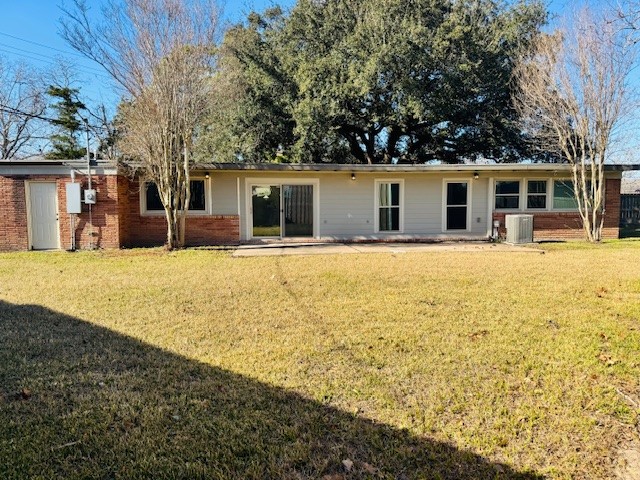 3500 Doris Street Bay City, TX 77414 - Photo 4 of 22 a house with swimming pool in front of it