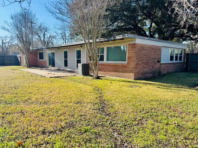 3500 Doris Street Bay City, TX 77414 - Photo 5 of 22 a view of a house with swimming pool and a yard